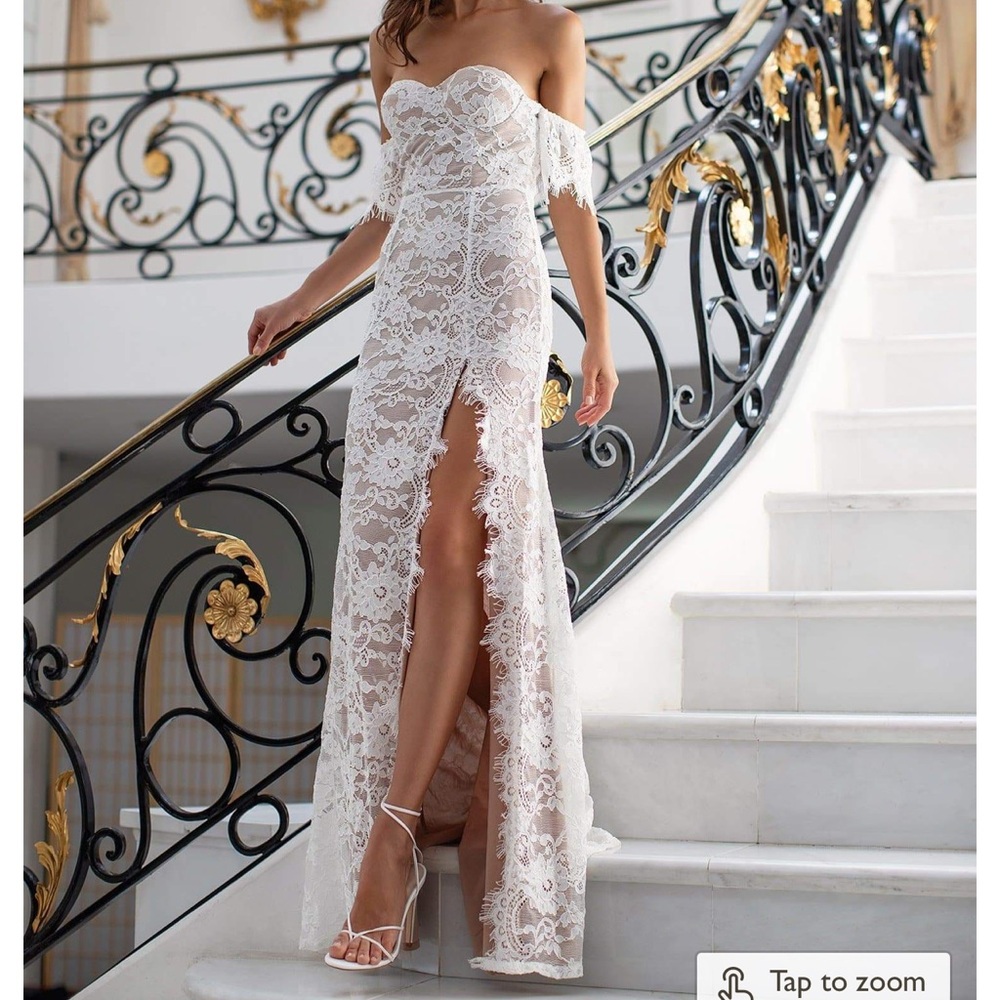 Alamour the Label Adabelle Gown - NEVER WORN WITH TAGS
Bridal / Wedding Dress